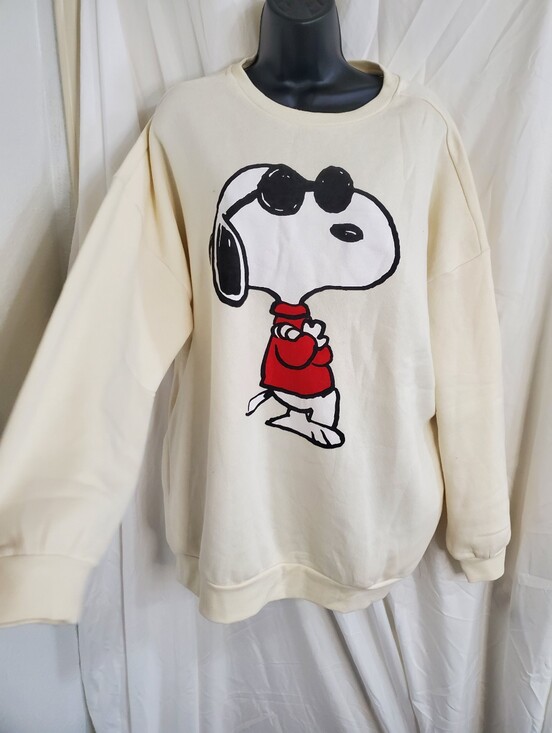 Tops - Peanuts Snoopy & Woodstock in sunglasses embroidered cream sweatshirt size XXL